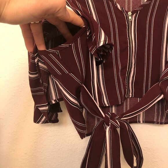 Charlotte Russe burgundy striped crop top blouse back zipper ruffled sleeve L - Picture 7 of 14